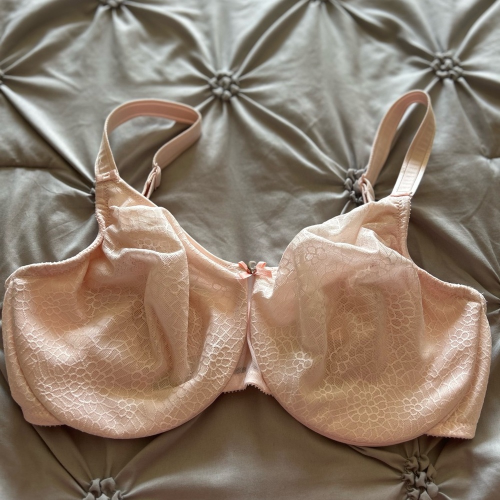 Chantelle Pink Lace Bra with Underwire Support
